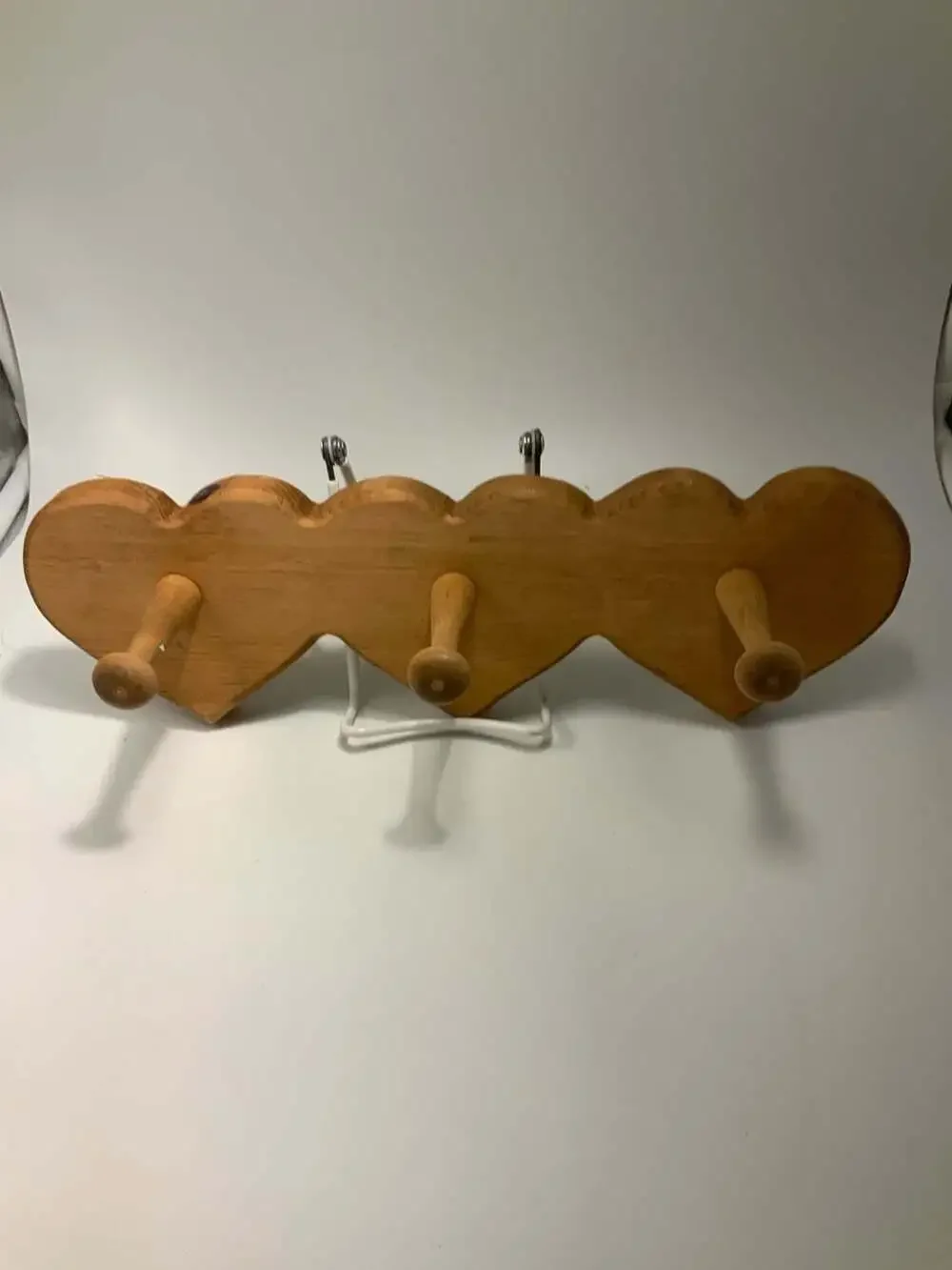 Earthtones Woodshop Handcrafted Wooden 3-Heart Wall Peg Rack Shelf